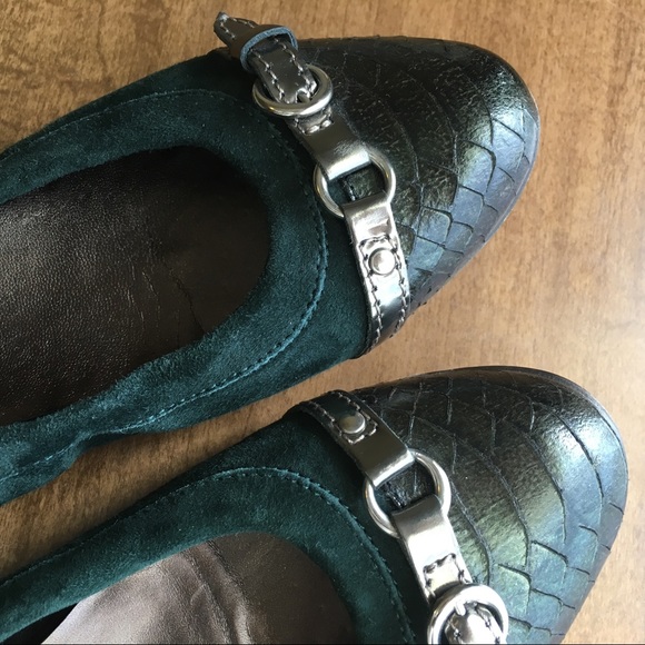 AGL Green Ballet Flat Snake Embossed Toe - Picture 2 of 8